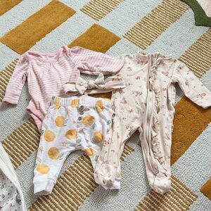 Baby girl size 0-3m bundle Baby Gap and Rabbit + Bear sleeper set